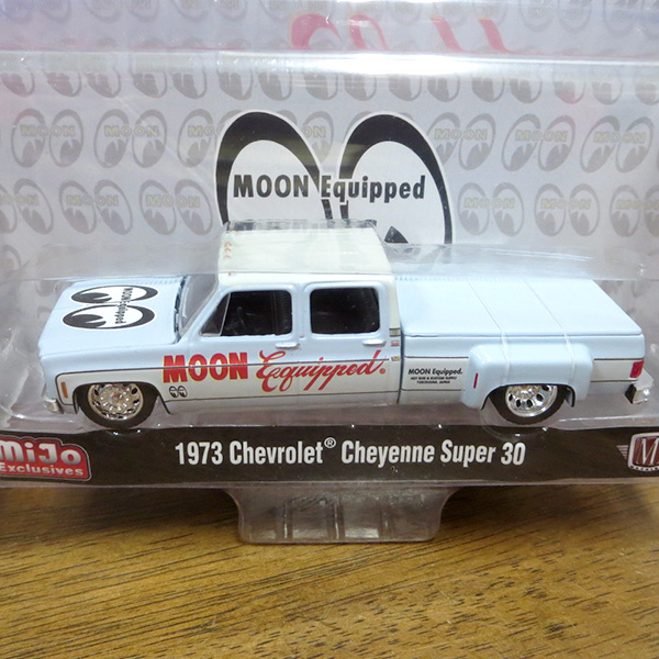 M2 MACHINES 1:64 Mooneyes Equipped 1973 Chevrolet Cheyenne