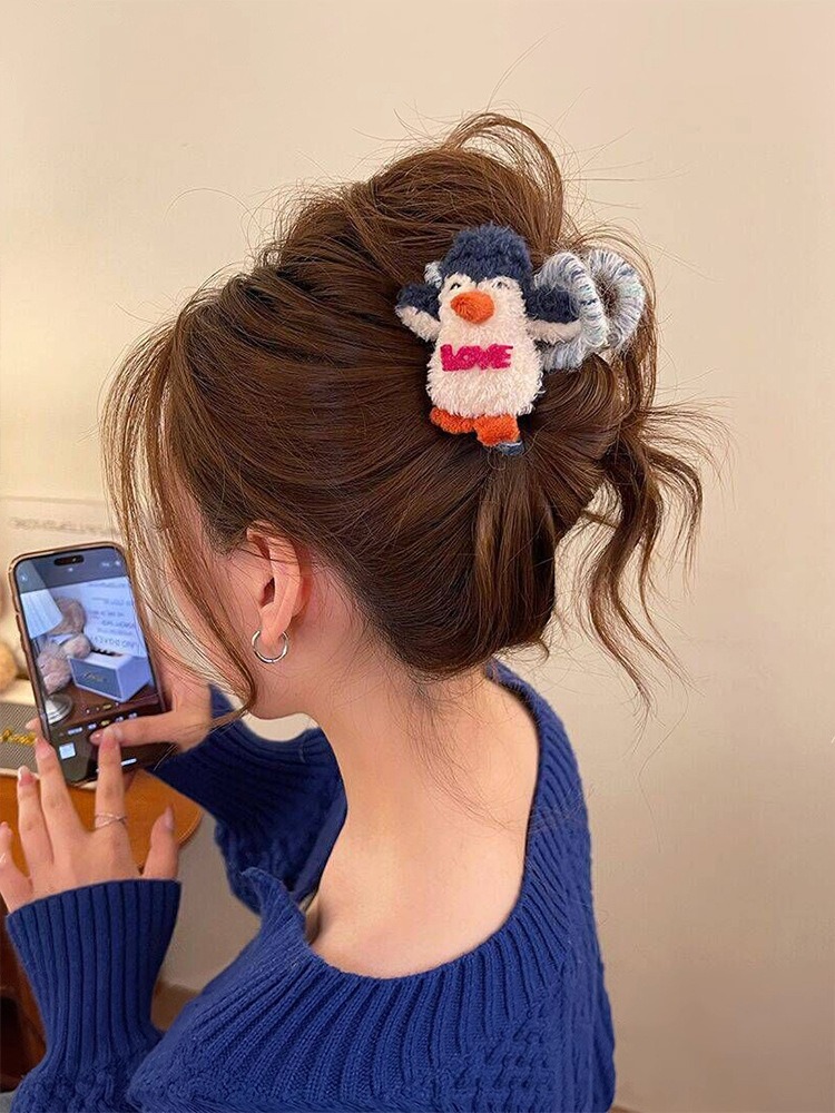 2色 かわいい ペンギン ヘアクリップ ぬいぐるみ バンスクリップ