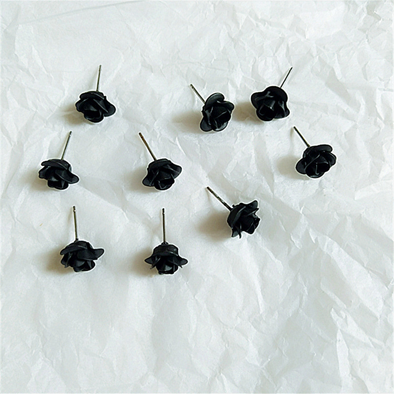 レトロな黒い花のイヤリング個性クールなスタイルのファッションオールマッチイヤリング韓国のイヤリング