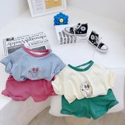 子供用半袖+ショーツスーツ、快適で通気性のある生地、韓国の子供用カラーコントラスト漫画半袖