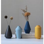 品質は本当に素晴らしいです 陶器花瓶 玄関置物 ギャザリング 北欧置物 モランディ色の花瓶 花瓶