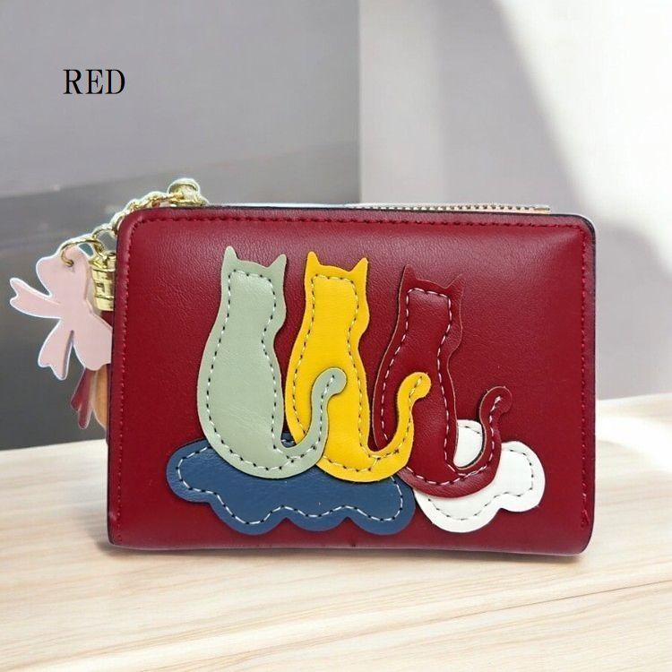 【値下げしました】猫アップリケ　二つ折り財布