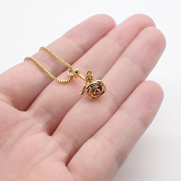 ハンドメイド　バラチャーム　R-286 ハンドメイドバラチャームR-286