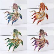 4色 パール ラインストーン 金魚ブローチ 海洋動物 魚ブローチ コサージュ 男女兼用  金魚アクセサリー