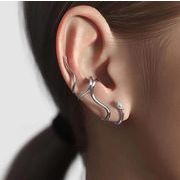 個性螺旋イヤカフ　片耳1個　ピアス