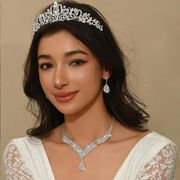 花嫁用 ティアラ3点セット ネックレス＆ピアス付き 欧米風 豪華でエレガントなウェディングアクセサリー