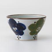 〈ＳＡＬＥ〉【波佐見焼】 二色花 軽量くらわんか碗 中・青　日本製