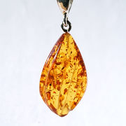 アンバー ペンダントトップ SV925 リトアニア産 【一点もの】 天然アンバー 琥珀 内包物 パワーストーン