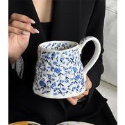 手頃な価格 器の丈夫さと青い花柄の美しさが融合したマグカップ 600ml大容量でミルクや朝食用にぴったり
