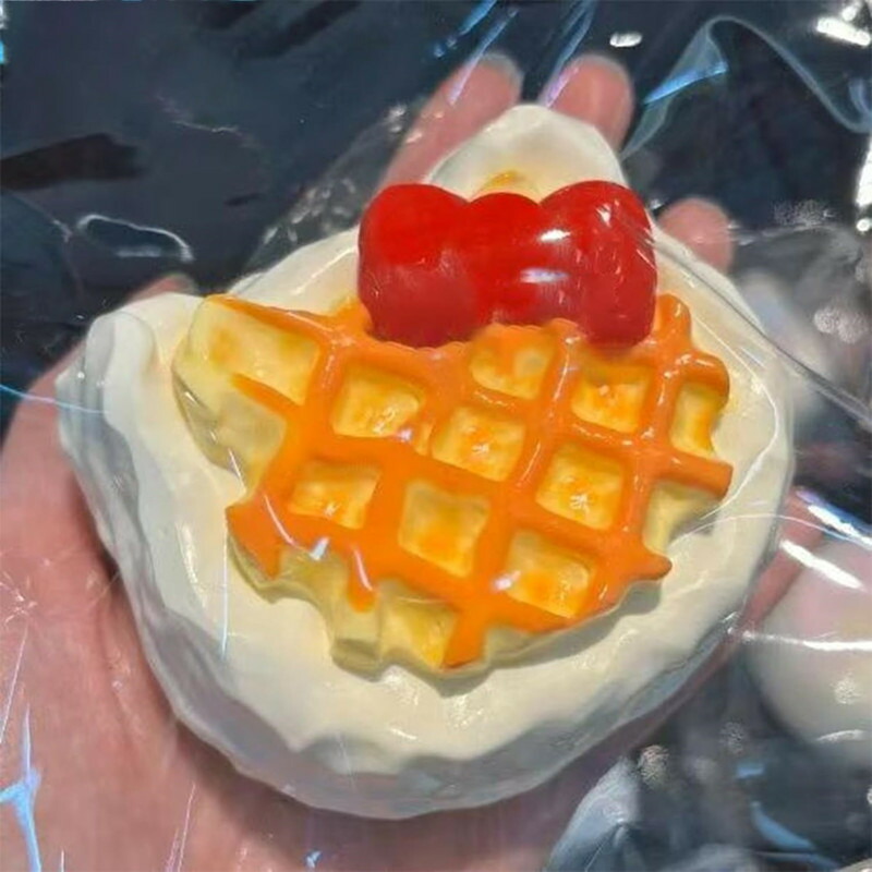 スクイーズケーキおもちゃ 水感スクイーズストレス解消 癒し 弾力性が高く 手触りが柔らかく